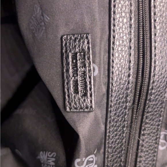 Steve Madden Travel Bag - Picture 4 of 4